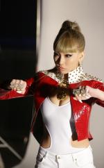 2NE1 ‘CL’의 컬러풀한 매력 담은 무대의상 공개