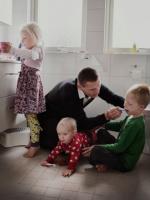 주한스웨덴대사관, ‘스웨덴의 아빠’ 사진전 개최