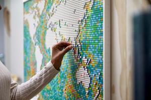 레고그룹, 여행의 염원 담은 ‘레고 아트 세계 지도’ 출시